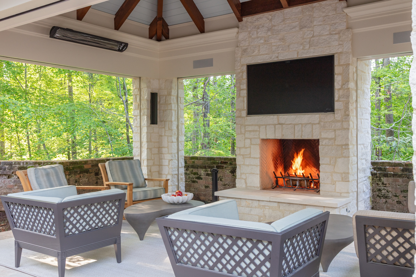 outdoor kitchen and living